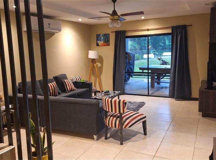 Casa · 147m² · 3 Ambientes · 1 Cochera