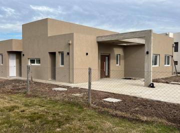 Casa · 170m² · 4 Ambientes · 2 Cocheras · Venta Casa a Estrenar en San Sebastian - Pilar