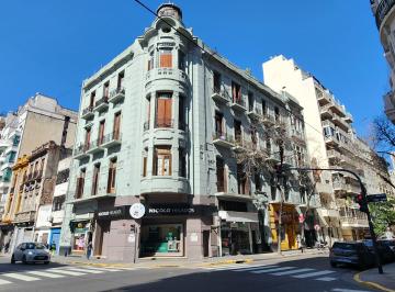 Departamento de 9 ambientes, Congreso · Solís Esq. Moreno. 10 Amb. Edificio de Época en Esquina con Dos Balcones