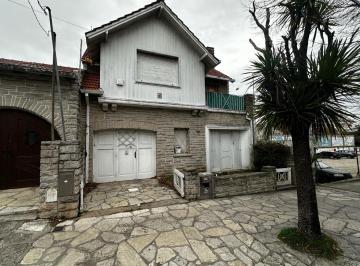 Oficina comercial · 262m² · 6 Ambientes · 1 Cochera · Oficina en Guemes