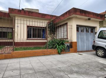 Casa de 4 ambientes, Quilmes · Casa de 4 Ambientes y Garage con Departamento Al Fondo, Ezpeleta.
