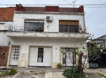Casa · 188m² · 6 Ambientes · 1 Cochera · Casa en Venta 3 Ambientes. Mas 3 Amb. en Pb Mas Oportunidad de Lote o Galpón a m de Gral. Paz