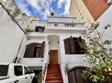 Casa · 300m² · 7 Ambientes · 2 Cocheras · Alquiler Comercial en Caballito Centenera 400