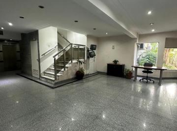 Departamento · 63m² · 4 Ambientes · Venta Departamento 4 Ambientes en Floresta Amplio y Luminoso! Espectacular