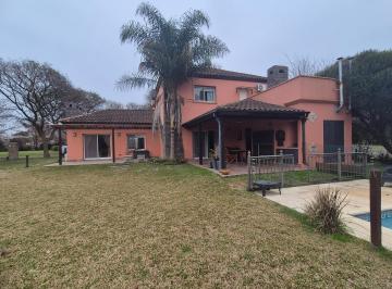 Casa · 293m² · 4 Ambientes · 3 Cocheras · Casa en Alquiler Club de Campo con Opción a Compra