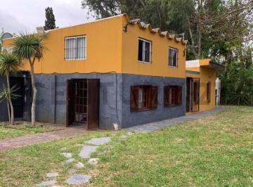 Casa · 80m² · 3 Ambientes · 2 Cocheras · Casa Quinta en Venta en Los Talas Berisso