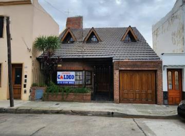 villa-devoto-venta-casa-5-o-mas-ambientes · Casa Tipo Chalet 5 Amb con Garage