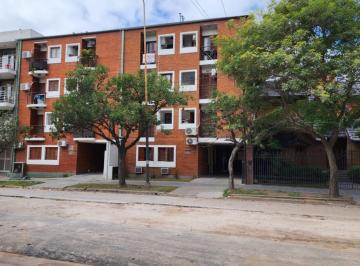 Departamento · 69m² · 5 Ambientes · 1 Cochera · Departamento en Venta en Planta Baja con Patio en Calle Salta 648