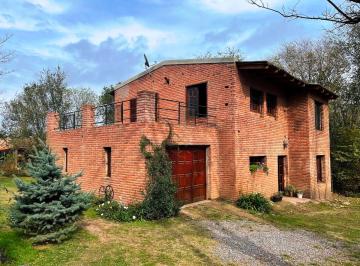 Casa de 3 ambientes, Villa Giardino · Casa Sobre Av San Martín, 2 Plantas - Precio en Oportunidad