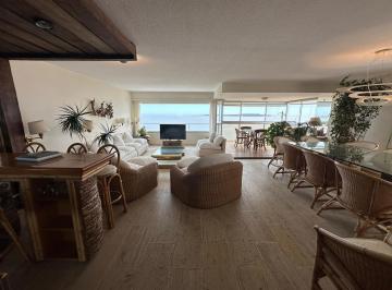 Departamento · 150m² · 5 Ambientes · 1 Cochera · Departamento en Playa Mansa, Punta del Este.