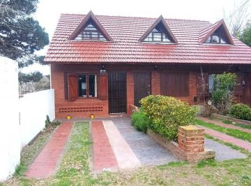 Casa · 43m² · 3 Ambientes · 1 Cochera · Duplex a La Venta de 3 Ambientes con Cochera en La Lucila del Mar