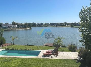 Casa · 195m² · 5 Ambientes · 2 Cocheras · Casa en Venta en San Sebastian, Escobar, G. B. a. Zona Norte