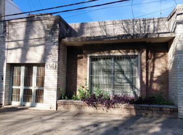 Casa de 4 ambientes, Rosario · Casa en Excelente Zona a Reciclar