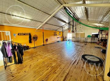 Local comercial · 105m² · 2 Ambientes · Local Comercial | Oficina | Deposito | Sobre Av Peron | 100 m² Planta Libre