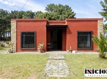 Casa de 4 ambientes, Nueva Atlantis · Casa en Lote: Echeverría Esq. El Ancla - Nueva Atlantis - C430