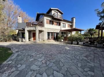 Casa de 12 ambientes, Mar del Plata · Gran Casa en Rumenco