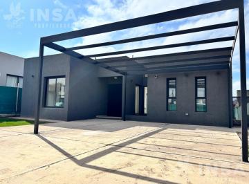 Casa · 165m² · 3 Ambientes · 2 Cocheras · Casa a Estrenar en Barrio Privado Pueblo Malbec