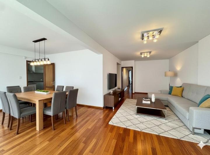 Departamento · 148m² · 6 Ambientes · 1 Cochera
