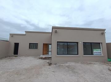 Casa · 109m² · 4 Ambientes · 2 Cocheras · En Venta Casa en Pozo Eko Distrito