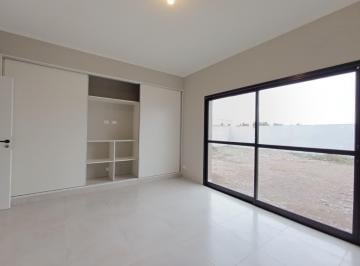 Casa · 109m² · 4 Ambientes · 2 Cocheras · En Venta Casa en Pozo Eko Distrito