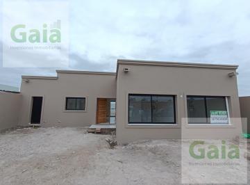 Casa · 109m² · 4 Ambientes · 2 Cocheras · En Venta Casa en Pozo Eko Distrito