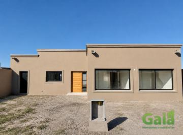 Casa · 109m² · 4 Ambientes · 2 Cocheras · En Venta Casa en Pozo Eko Distrito