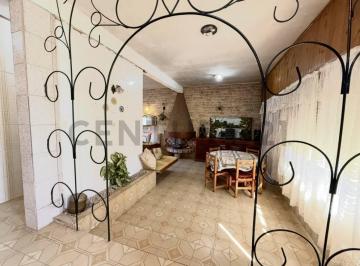 Casa · 283m² · 6 Ambientes · Venta de Casa 6 Ambientes en Parque Camet, con Casa de Huéspedes