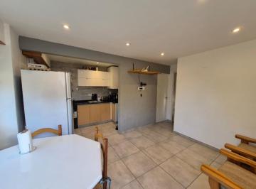 Departamento · 33m² · 2 Ambientes · 1 Cochera · Departamento 2 Amb Reciclado con Cochera Fija