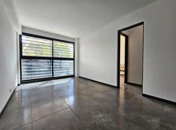 Departamento · 46m² · 2 Ambientes · Venta Departamento 1 Dormitorio con Amplio Patio - Zona Lourdes