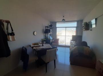Departamento · 49m² · 2 Ambientes · Excelente 2 Amb Amplio, Impecable con Balcón Vista Abierta.