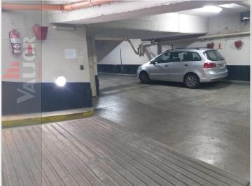 Garage · Cochera Cubierta en Villa Urquiza - Subsuelo por Rampa
