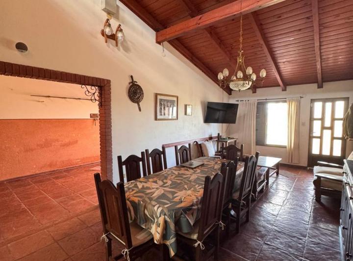 Casa · 125m² · 6 Ambientes · 1 Cochera