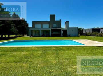 Casa · 290m² · 6 Ambientes · 2 Cocheras · Casa en Venta - Comarcas de Luján - San Roque