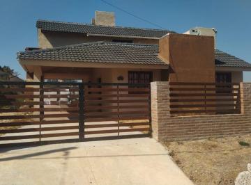Casa · 172m² · 4 Ambientes · 2 Cocheras · Venta Casa en Villa del Lago - Villa Carlos Paz - Cordoba
