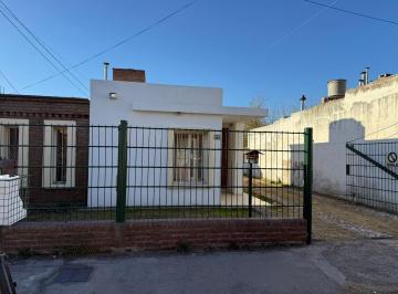 Casa · 150m² · 4 Ambientes · 3 Cocheras · Casa en Villa Dolores