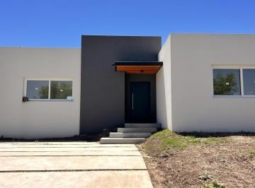 Casa · 155m² · 3 Dormitorios · 1 Cochera · Casa a Estrenar en Planta Baja