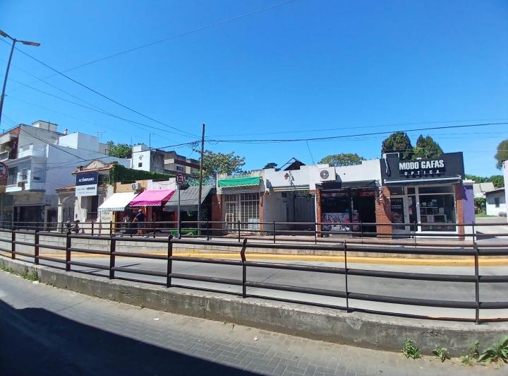 Local comercial · 184m² · 1 Ambiente · 5 Cocheras