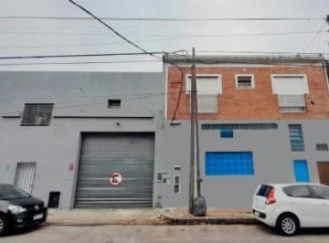 Depósito · 800m² · 4 Ambientes · 3 Cocheras · Depósito en Villa Sarmiento