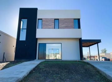 Casa · 120m² · 4 Ambientes · 2 Cocheras · Casa a La Venta de 4 Ambientes en 2 Plantas, en Barrio "El Aljibe", Manzanares, Pilar, Apto Crédito.