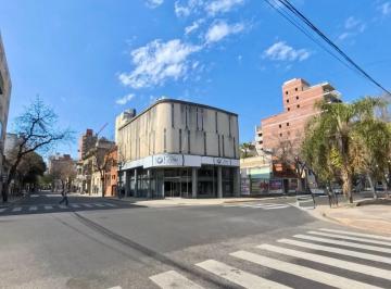 Local comercial · 853m² · 1 Cochera · Local en Centro