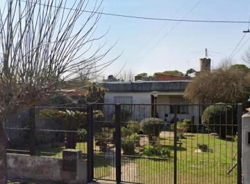 Casa · 85m² · 3 Ambientes · 2 Cocheras · Venta de Casa 3 Ambientes Merlo