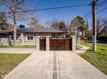 Casa · 100m² · 4 Ambientes · 1 Cochera · Venta - Casa a Estrenar de 3 Dorm., con Parque - Garita 15, Funes.