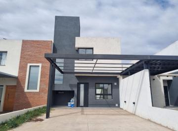 Casa de 4 ambientes, Córdoba · Docta Venta Dúplex 3 Dorm 2 Baños Galería Asador