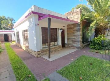 Casa · 90m² · 3 Ambientes · 4 Cocheras · Casa en Venta en Marcos Paz