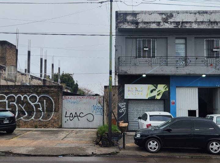 Local comercial · 317m²