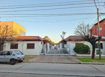 PH · 65m² · 3 Ambientes · 1 Cochera · PH en Banfield Oeste