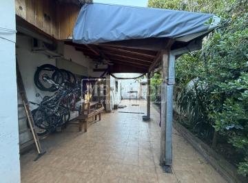 Casa · 100m² · 3 Dormitorios · Propiedad Multifamiliar