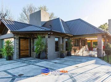 Casa · 205m² · 5 Ambientes · 2 Cocheras · Casa a La Venta en Country Banco Provincia