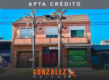Casa · 150m² · 4 Ambientes · 1 Cochera · Casa con Locales en Morón
