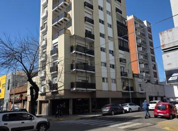 Departamento · 61m² · 3 Ambientes · Venta Departamento 3 Amb con Patio en Quilmes Centro